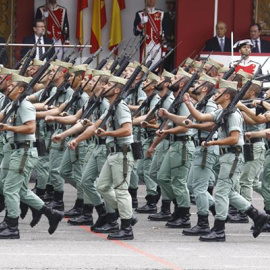 Legionarios desfilando el día de las Fuerzas Armadas.