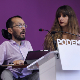 Los portavoces de Podemos Pablo Echenique y Noelia Vera comparecen en rueda de prensa tras el Consejo de Coordinación de Podemos. EFE/Paolo Aguilar