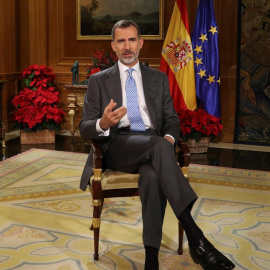 El Rey Felipe VI, durante su tradicional mensaje de Navidad desde el Palacio de La Zarzuela. Ballesteros (EFE)