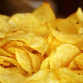 Las patatas fritas son uno de los productos en los que está presente la acrilamida.