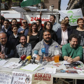 Una treintena de alcaldes de Madrid y Andalucía han mostrado su apoyo a los sindicalistas en huelga de hambre. EFE/Paco Campos