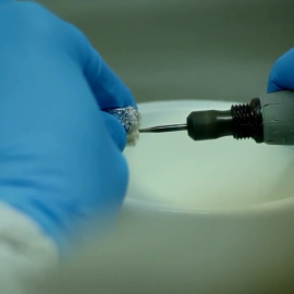 Extracción de ADN de la fosa de mujeres de Guillena