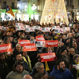 Un momento de la concentración en la Plaça del Mercadal de Reus, Tarragona. - EFE