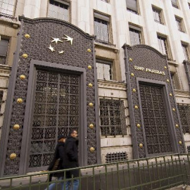 Vista exterior de la sede del banco francés BNP Paribas, en París.