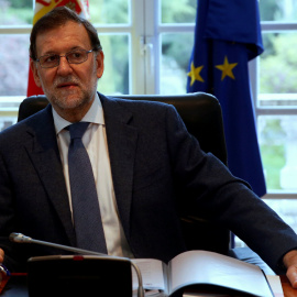 El presidente del Gobierno en funciones, Mariano Rajoy, en una reunión en el Palacio de la Moncloa. REUTERS/Juan Medina