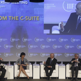 El presidente del Consejo de HSBC Holdings, Douglas Flint (i); la presidenta del Banco de Santander, Ana Patricia Botín (2i); el presidente del BBVA, Francisco González (2d), y el presidente de Credit Suisse, Urs Rohner (d), durante la reun