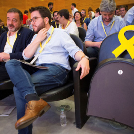 Alfred Bosch (c), el Conseller d´Economia Pere Aragonés (d) y Marta Vilalta (i), durante la reunión del Consell Nacional de Esquerra Republicana de Catalunya en Barcelona. EFE