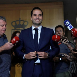 El portavoz de Ciudadanos en la Asamblea de Madrid, Ignacio Aguado, durante una rueda de prensa hoy. / EFE