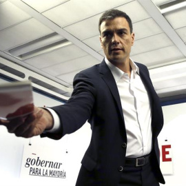 El secretario general del PSOE, Pedro Sánchez, durante la rueda de prensa la reunión de la Comisión Permanente de la Ejecutiva del PSOE. - EFE