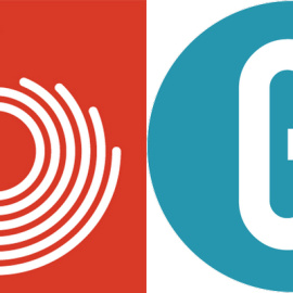 Los logotipos de Guanyem Barcelona (D) y de Ganemos Madrid