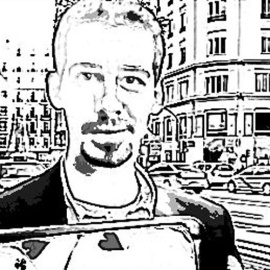 Ibón García hace trucos de magia con cartas. / HENRIQUE MARIÑO