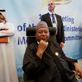 El secretario general de la OPEP Mohammed Barkindo, en la reunion de países productores en Argel. REUTERS/Ramzi Boudina