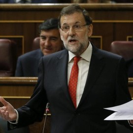 El presidente del Gobierno, Mariano Rajoy, durante una de sus intervenciones en la sesión de control al Gobierno. /Fernando Alvarado (EFE)