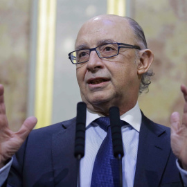 El ministro de Hacienda, Cristóbal Montoro, en el Congreso de los Diputados. EFE