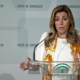 Susana Díaz durante la toma de posesión del nuevo rector de la Universidad de Almería.- EFE