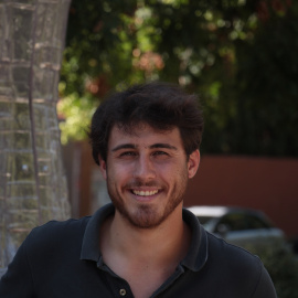 Ekaitz Cancela, autor de 'Despertar del sueño tecnológico. Crónica sobre la derrota de la democracia frente al capital'. FERMIN GRODIRA.