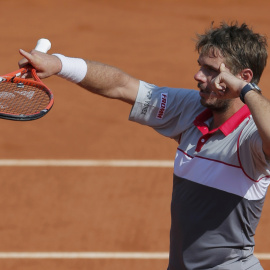 Wawrinka celebra su victoria frente a Tsonga. REUTERS/Vincent Kessler