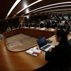 Imagen de la rueda de prensa el gobernador del Banco de Japón, Haruhiko Kuroda. REUTERS/Yuya Shino