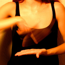 Interpretación en lengua de signos. Foto: Jess Muñoz