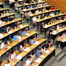 Detalle de una clase en una universidad española.- EFE