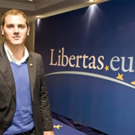 Contratistas militares de EEUU financiaron en 2009 la campaña electoral europea de Ciudadanos