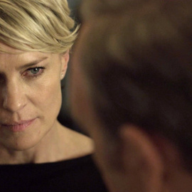 Robin Wright interpretando a Claire Underwood en House of Cards.
