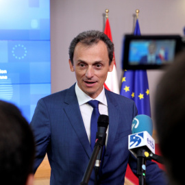 Pedro Duque, habla con los medios tras asistir a una reunión del Consejo de Competitividad de la Unión Europea- EFE/Yuval Molina Obedman