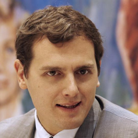 El presidente de Ciudadanos y candidato de este partido a la Presidencia del Gobierno, Albert Rivera, participa en un almuerzo coloquio en el Club Siglo XXI. EFE/Sergio Barrenechea