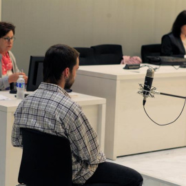 La Audiencia Nacional juzga a Carlos Vidal por enaltecimiento del terrorismo a través de las redes sociales. EFE/Víctor Lerena