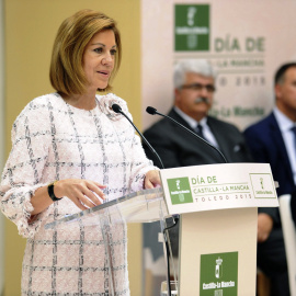 La presidenta en funciones de Castilla-La Mancha, María Dolores de Cospedal, durante su intervención en el acto institucional del Día de la Región. EFE/Ismael Herrero
