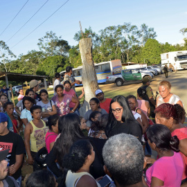 29.07.19 / Parientes esperan frente a la cárcel de Altamira tras un motín en el que han muerto 57 reclusos del presos. EFE/ Kaio