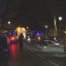 Policía y Samur atienden un incendio generado en una residencia de ancianos en Aravaca, Madrid.