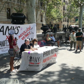 La roda de premsa dels dos activistes. @EtVolemaCasa