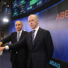 Manuel Sánchez y Felipe Benjumea, ex consejero delegado y expresidente de Abengoa, el primer día de cotización en el Nasdaq de Nueva York de su filial en EEUU. EFE