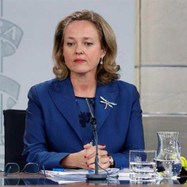 La ministra de Economía atiende a los periodistas en Moncloa. (J.J. GUILLÉN | EFE)