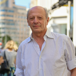 Hugo Soriani, director de Página12, concede a Público una entrevista en Madrid durante su visita a España con motivo de la exposición de 40 años de democracia en Argentina a través de las portadas del diario