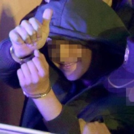 El joven acusado de agredir al presidente del Gobierno, Mariano Rajoy, durante un paseo electoral en Pontevedra, tras ser detenido. Archivo EFE