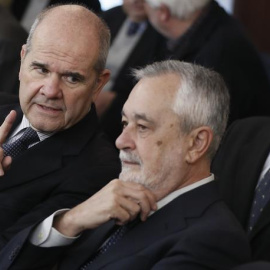 Sala de la Audiencia de Sevilla donde se ha reanudado hoy el juicio de la pieza política de los ERE, en el que están imputados 22 ex altos cargos de la Junta de Andalucía, entre ellos los expresidentes socialistas Manuel Chaves(i) y José An