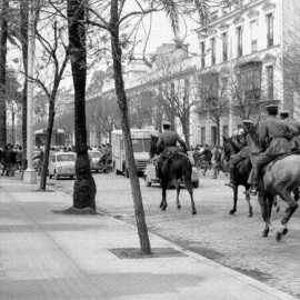Revueltas estudiantiles que se dieron en la calle San Fernando, en la puerta de la Universidad de Sevilla, en marzo de 1968.