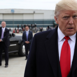 Trump, aterrizando en Ohio. Reuters.