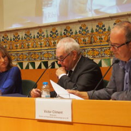 La periodista Ana Pardo de Vera, el conseller d'Acció Exterior Ernest Maragall i el director del Departament de Sociologia de la UB Víctor Climent. Queralt Castillo