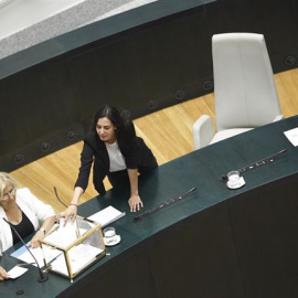 La alcaldesa de Madrid, Manuela Carmena, junto con la portavoz del Ayuntamiento madrileño, Rita Maestre./ EUROPA PRESS