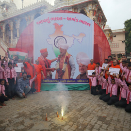 En India, celebran la revocación del estatuto de autonomía a la disputada Cachemira | Reuters
