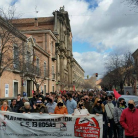 Una de las manifestaciones que se convocaron en apoyo a Elena y Jesús, en Alcalá de Henares | Plataforma Absolución 13 Rosas
