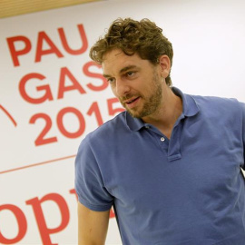 El jugador de baloncesto español de los Chicago Bulls Pau Gasol en un acto este miércoles en Madrid con el Banco Popular. /EFE