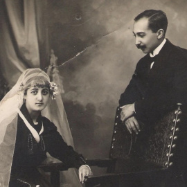 Rafael de Vega, el médico republicano fusilado en Lugo tras el golpe de 1936, junto a su esposa.