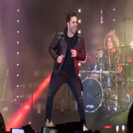 Bustamante, humor y mucha música en Estepona