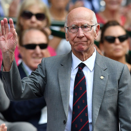 Una imagen de archivo del ex jugador de fútbol del Manchester United Bobby Charlton, a 7 de julio de 2018.