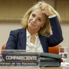 La presidenta interina del Consejo de Administración de la Corporación RTVE, Elena Sánchez, comparece en la Comisión de Presupuestos del Congreso, a 19 de octubre de 2022.