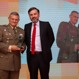 El teniente general Fernando José López del Pozo recibe el premio de Hazte Oír para el Ejército